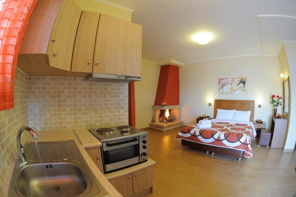 Faros Luxury Suites Marathopoli Quarto foto
