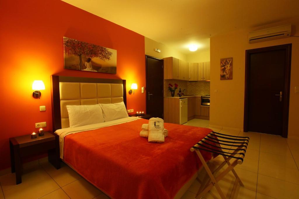 Faros Luxury Suites Marathopoli Quarto foto